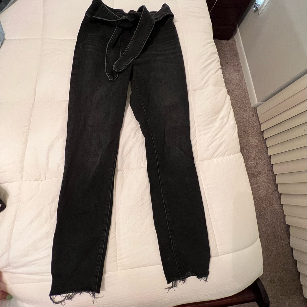 Tie-front Abercrombie Jeggings.